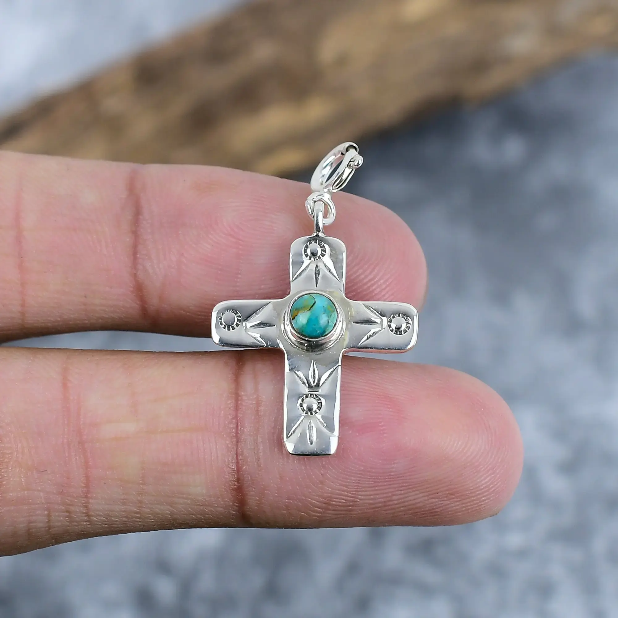 Pendant thumb