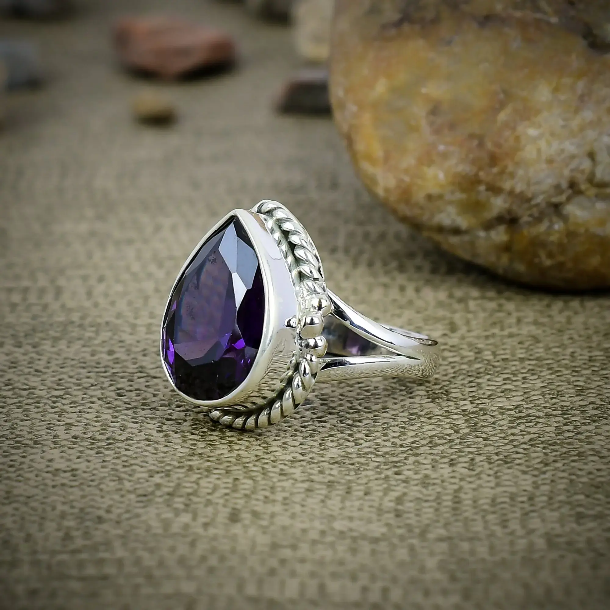 Ring thumb